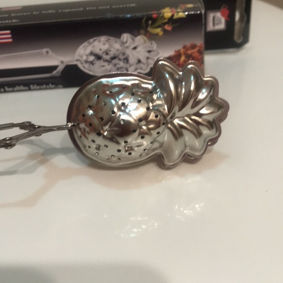 ⚡️FINAL PRICE⚡️ Maui Hawaii Pineapple shaped Tea Infuser - Picture 4 of 12